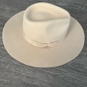Tilly’s wide brim hat - NEW with tags